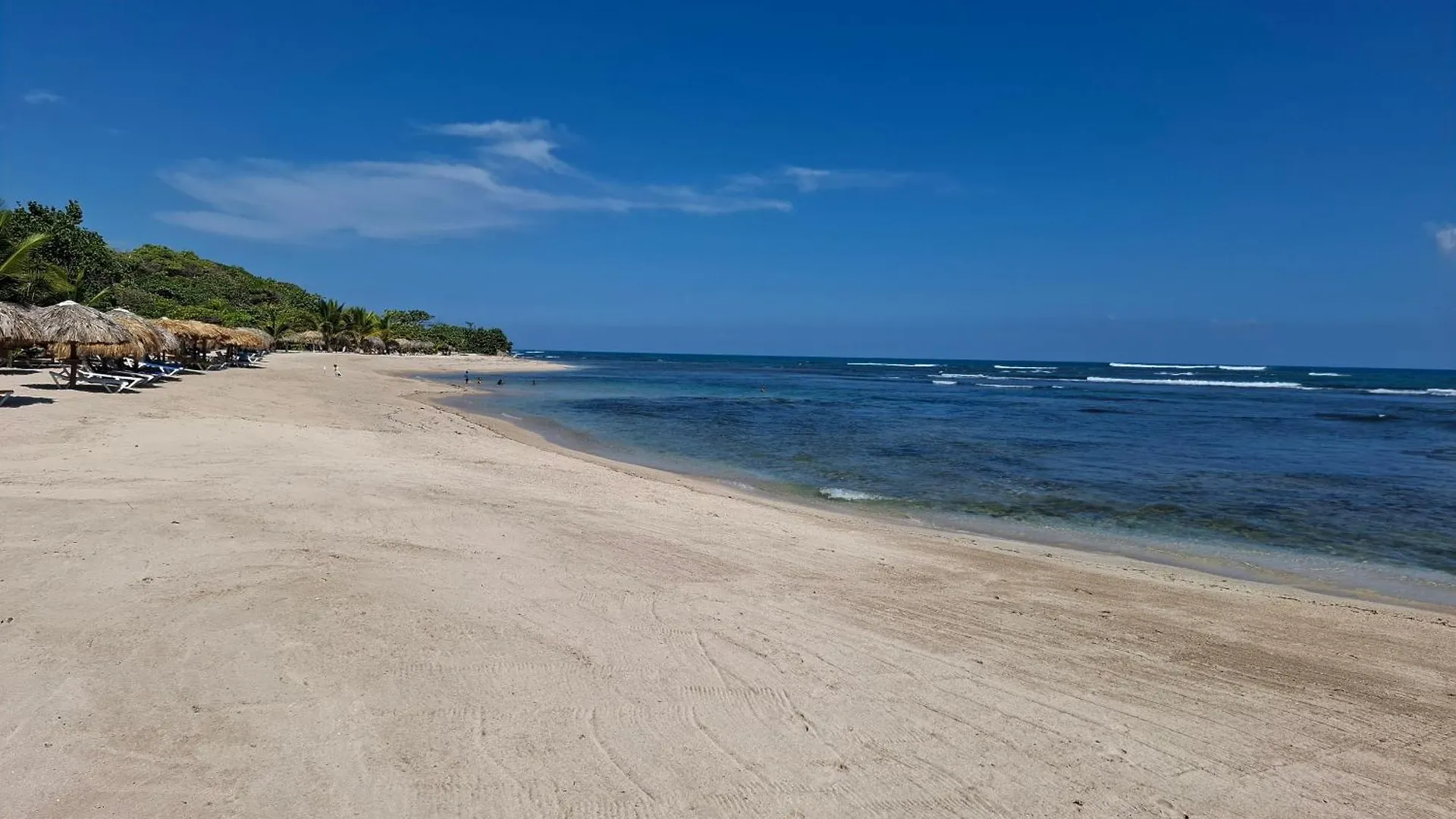 Beach Haven - Seaside Apartment With Pool Puerto Plata Dominican Republic